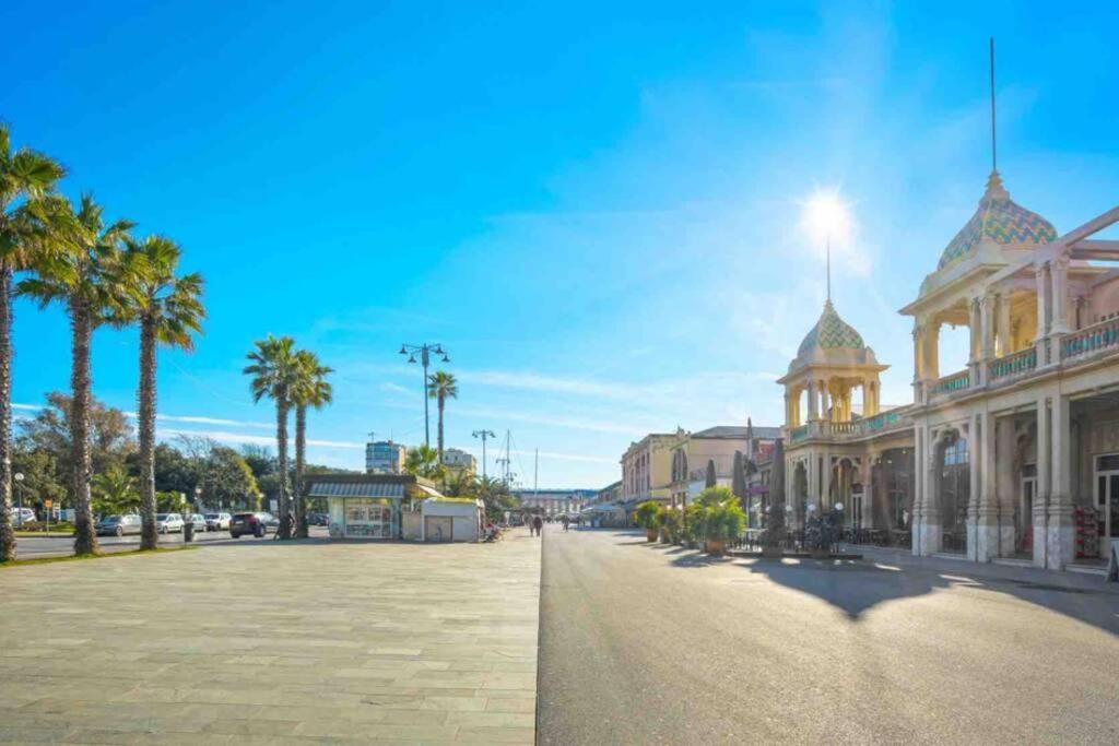 Appartamento Nel Cuore Di Viareggio Kültér fotó